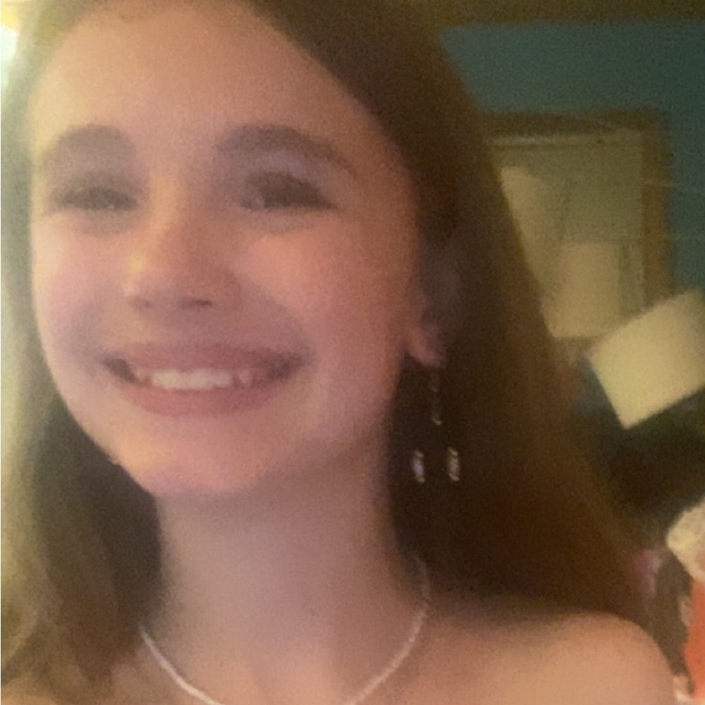 Meet your Posher, Ella